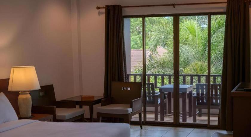 Rose Bay Resort Паттайя Экстерьер фото